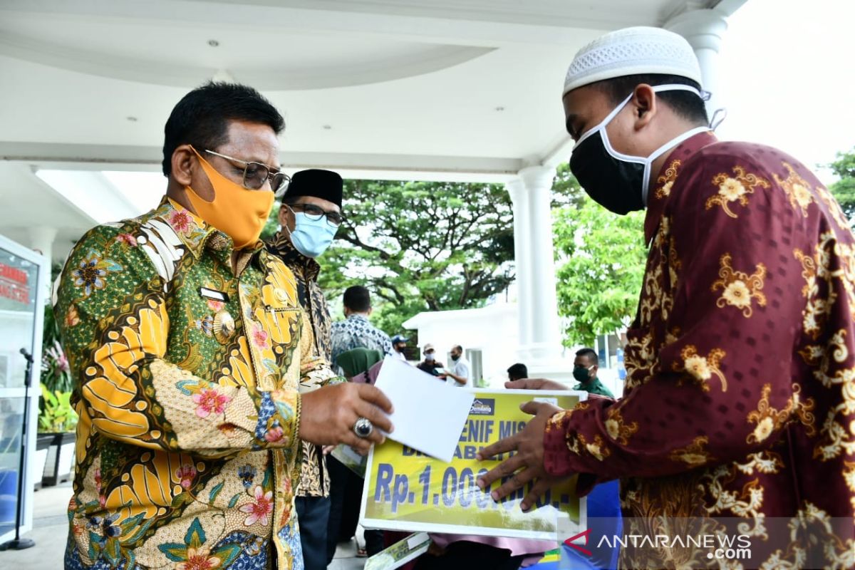 Pemko Banda Aceh salurkan zakat senilai Rp6,7 miliar ke-8.213 mustahik