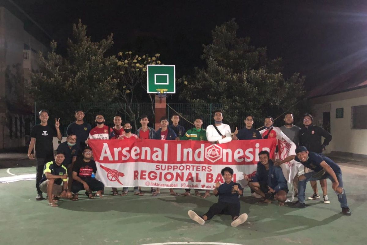 Komunitas fans club sepak bola gelar nonbar terapkan protokol kesehatan