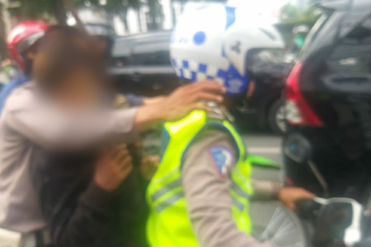 Polisi ringkus remaja bawa samurai sebelum unjuk rasa di Medan