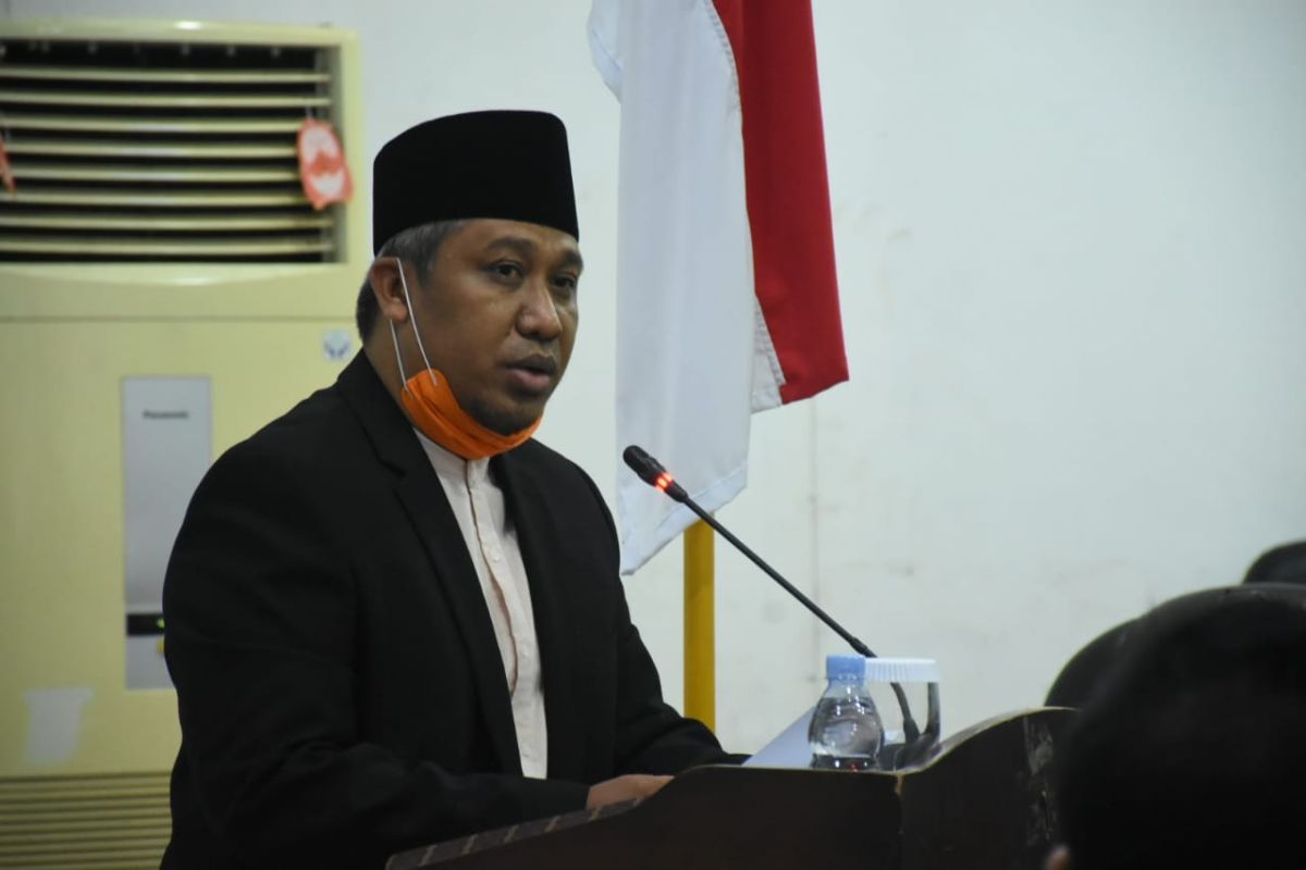 Plt Bupati sampaikan penjelasan lima Raperda ke DPRD KLU