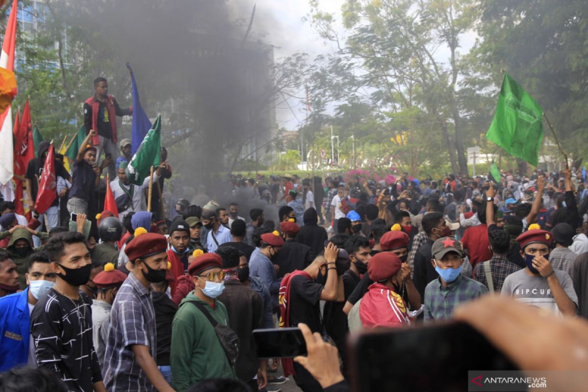 Polisi: Aksi  unjuk rasa di Kupang langgar protokol kesehatan
