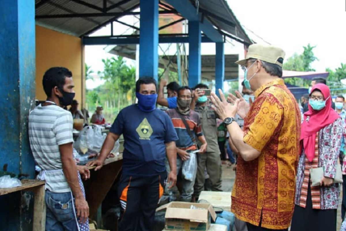 Pjs Bupati Tanjabtim tugaskan kepala pasar monitoring protokol kesehatan