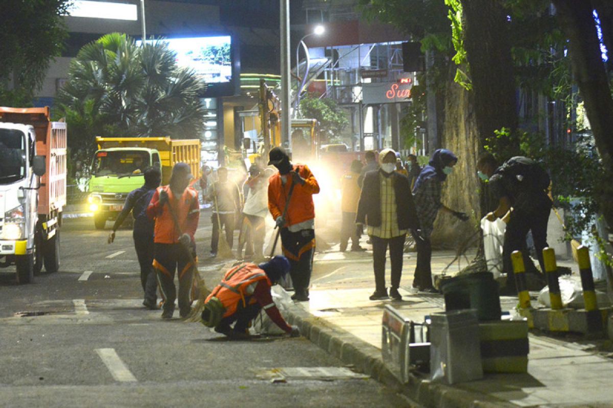 Surabaya benahi fasilitas publik yang rusak usai demonstrasi