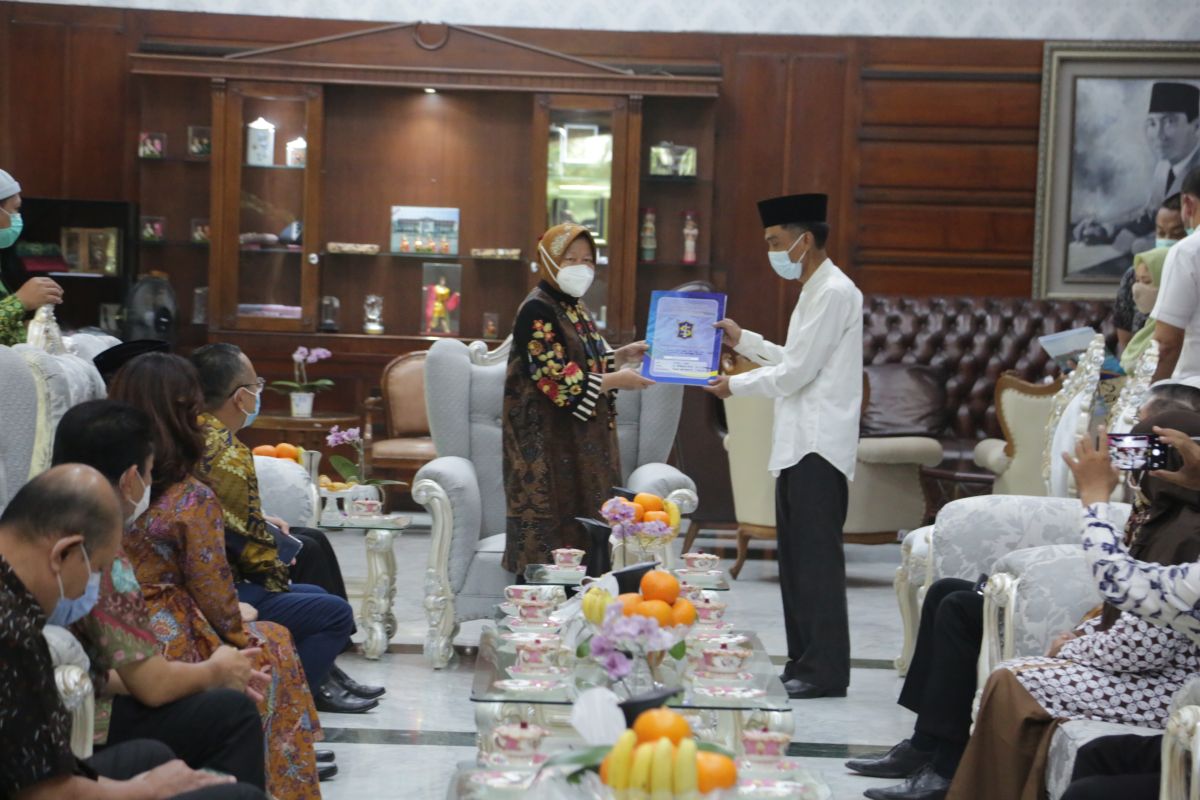 Surabaya berikan layanan gratis pengurusan IMB tempat ibadah dan fasilitas pendidikan
