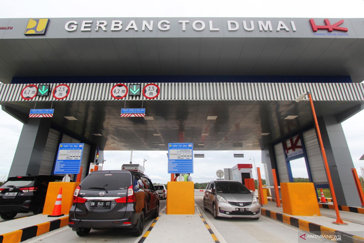Kendaraan menerobos iring-iringan Jokowi tak bisa keluar Tol Pekanbaru-Dumai