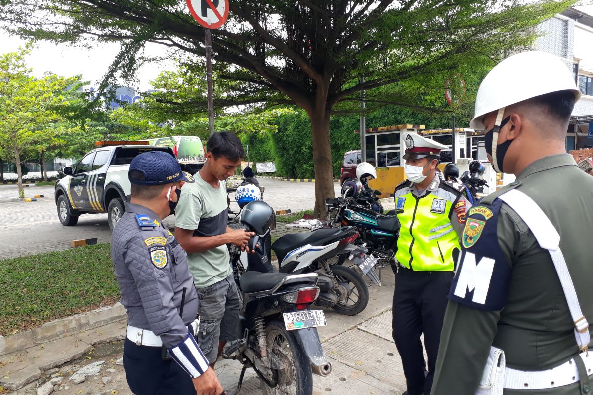 Perempuan yang amuk petugas Operasi Yustisi dilaporkan ke polisi, kejaksaan ikut lapor