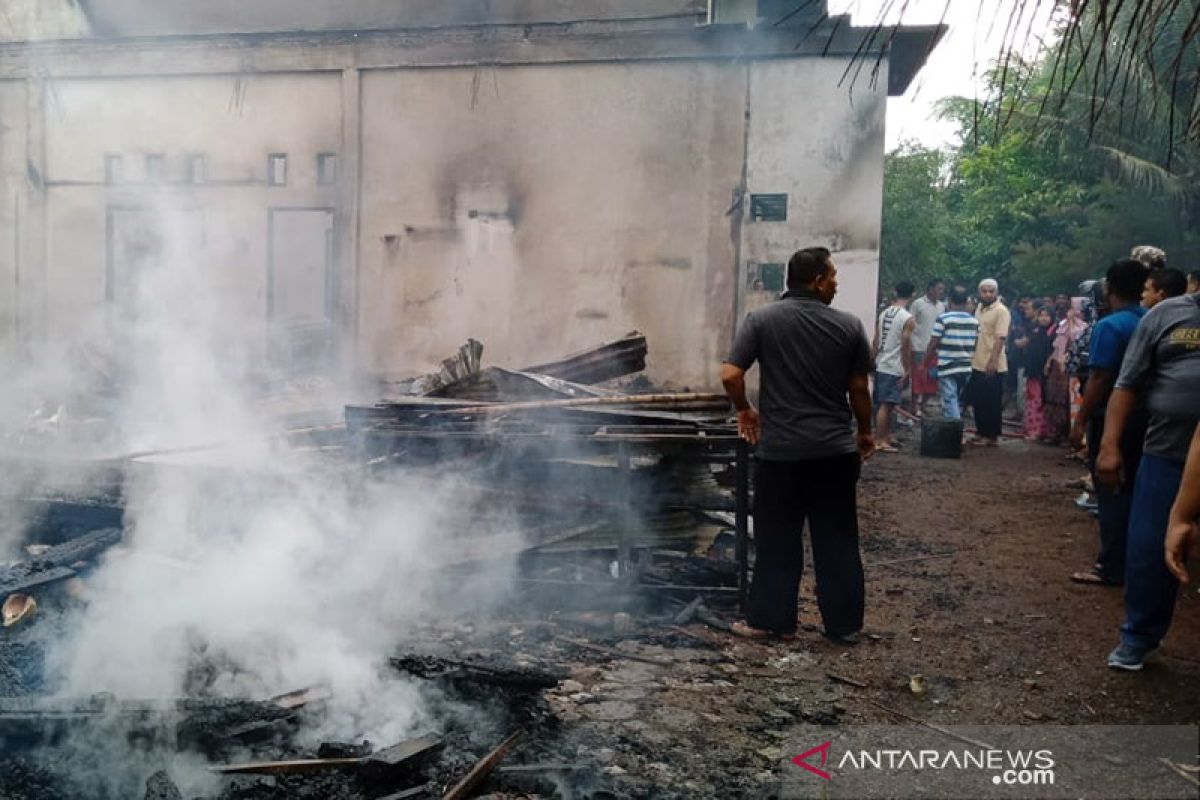 Rumah kades di Banda Aceh terbakar, dua mahasiswi Akper meninggal