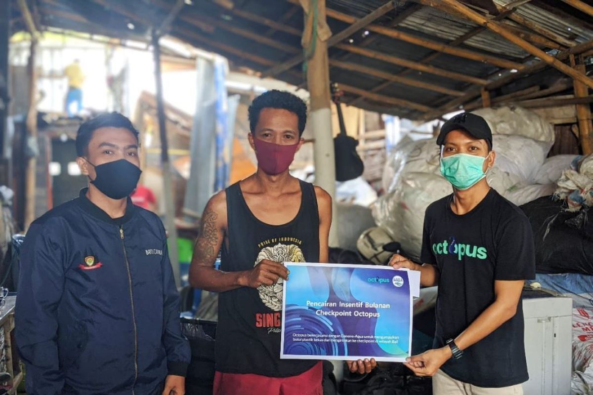 Danone-AQUA dan Octopus permudah pengelolaan sampah untuk Bali Bersih