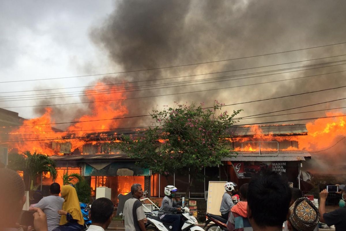 Rumah dan empat kios ludes terbakar di Aceh Besar