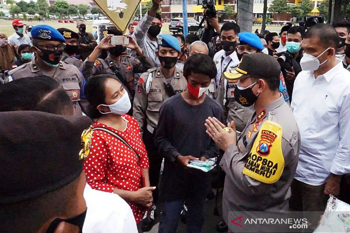 Kemarin, sertifikasi halal hingga soal cuti dalam UU Cipta Kerja