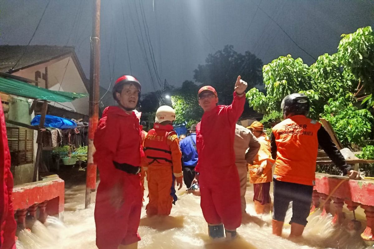 Kali Setu Ciganjur Jakarta Selatan longsor tewaskan satu orang warga