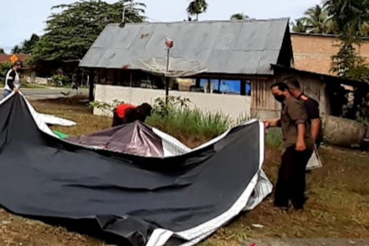 Bawaslu Agam  tertibkan baliho calon kepala daerah langgar aturan