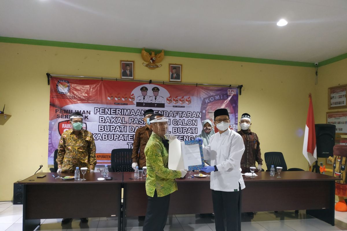 KPU Bangka Tengah terima berkas calon pengganti di Pilkada 2020