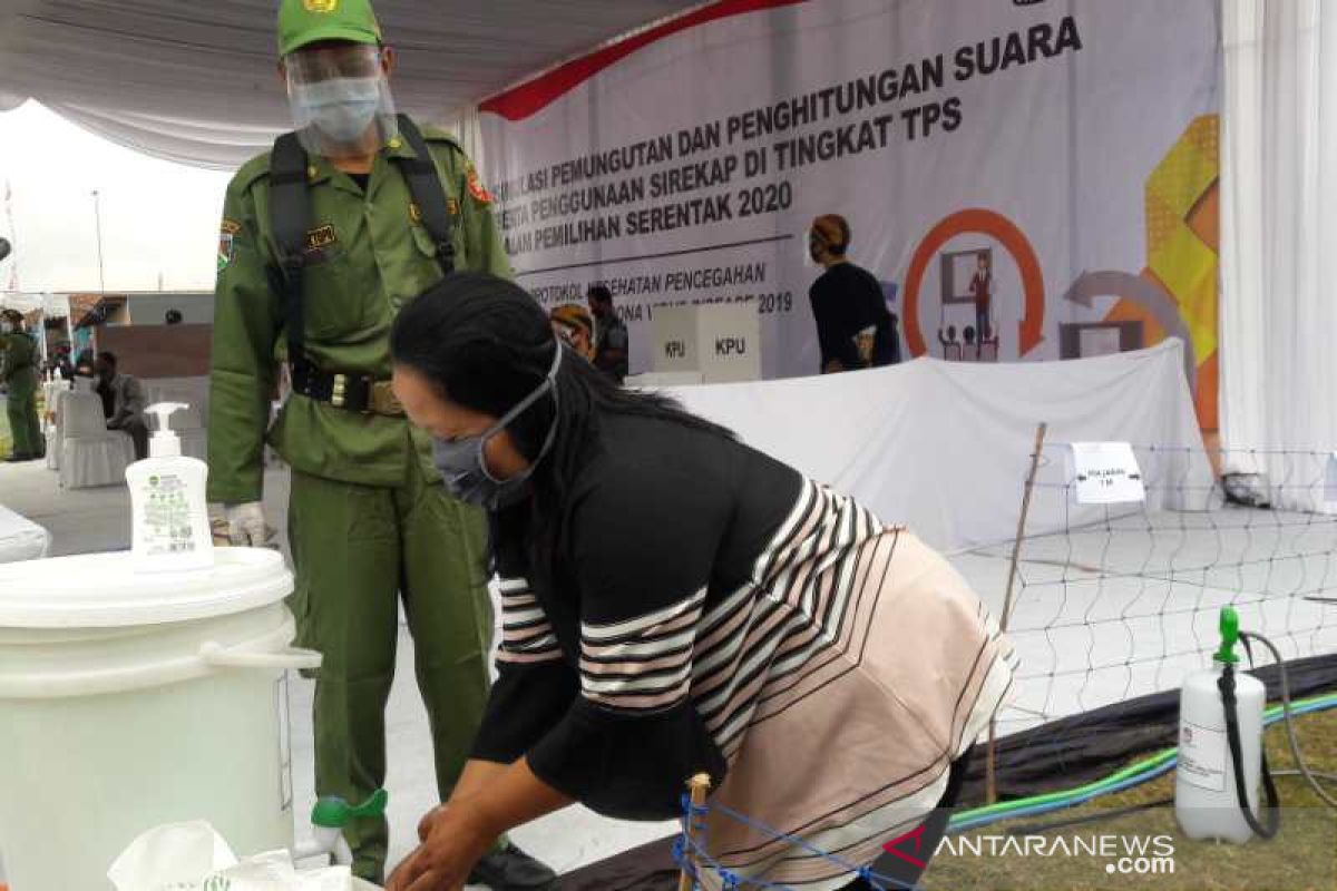 KPU simulasi pemungutan suara dengan protokol kesehatan di Magelang