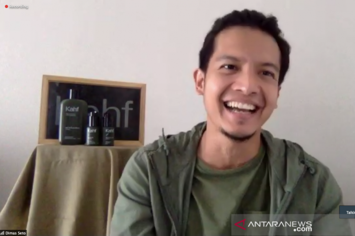 Pertimbangan Dimas Seto dalam memilih produk perawat kulit pria