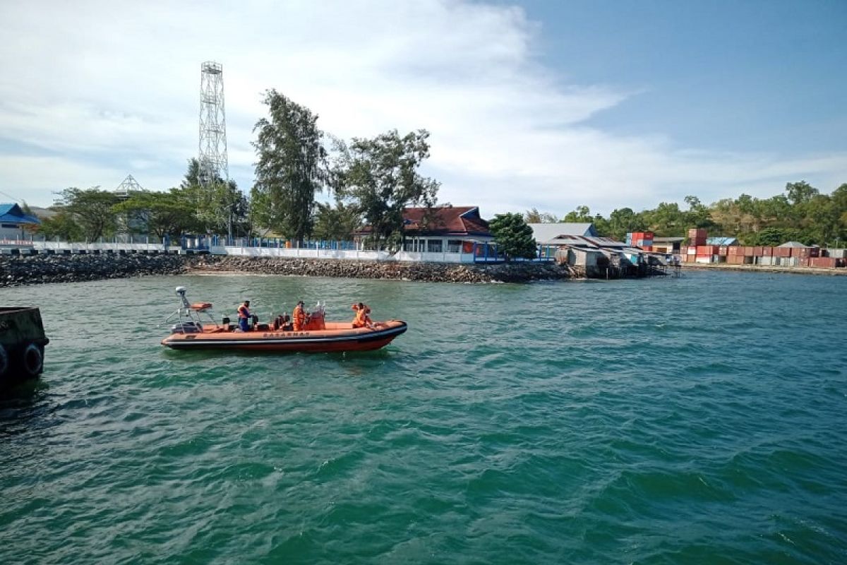 Tim SAR Namlea cari dua awak KMP Sinar Galesong