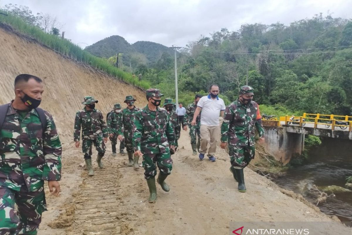 Tinjau giat TMMD Kodim 0210, Kapendam l/BB : TMMD mudahkan akses warga