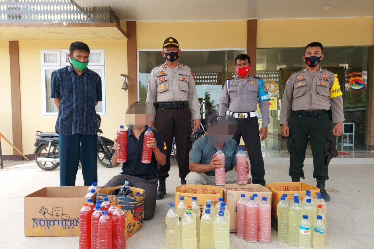 Penyuplai 303 botol miras lewat online diamankan di jalan Apitaik-Labuhan Lombok