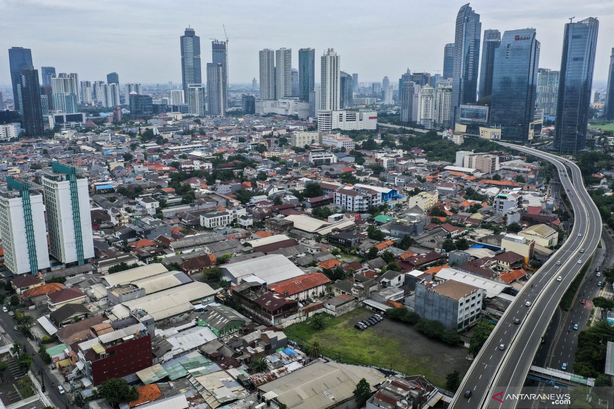 Kemarin, PSBB transisi hingga banjir di Jakarta