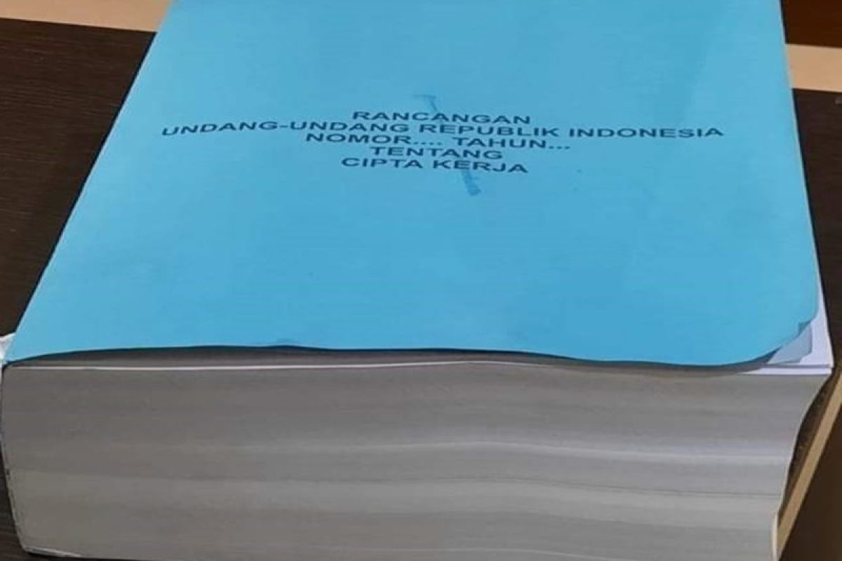 Gubernur Gorontalo fasilitasi BEM kaji UU Cipta Kerja