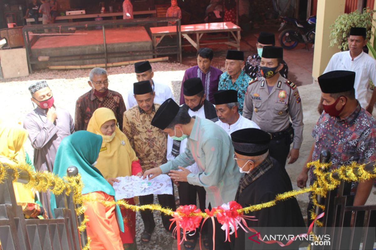 Pemkab Solok resmikan mushalla Haji Kaharuddin rumah makan Aur Duri Sumani