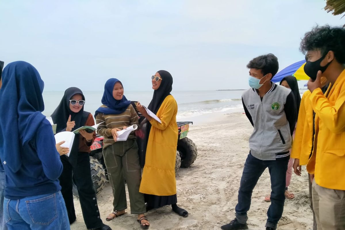 Mahasiswa UNU Lampung galakkan gemar baca buku kepada wisatawan