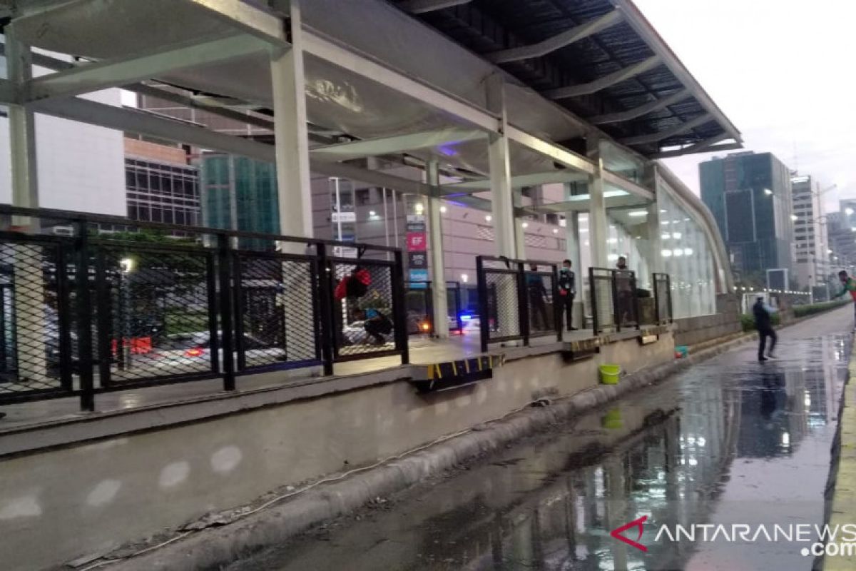 PSBB transisi, TransJakarta layani pelanggan hingga pukul 22.00 WIB