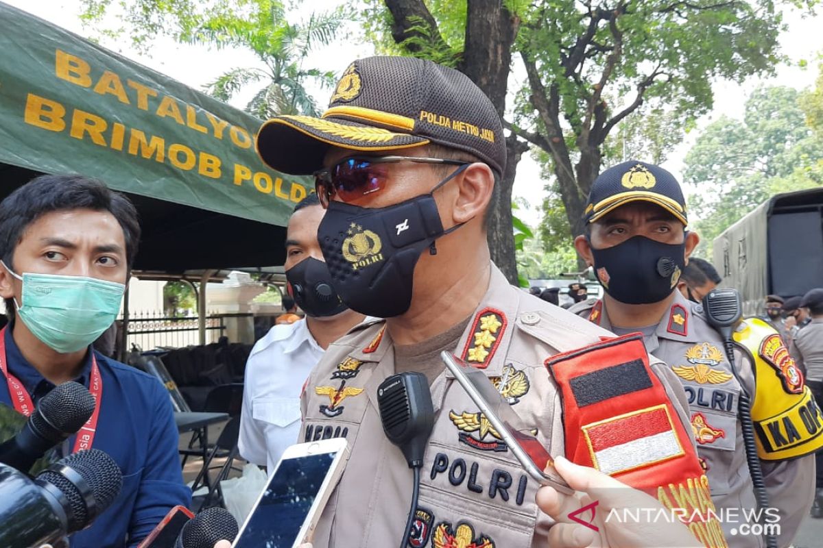 1000 polisi jalani tes cepat COVID-19 usai amankan aksi tolak UU Cipta Kerja