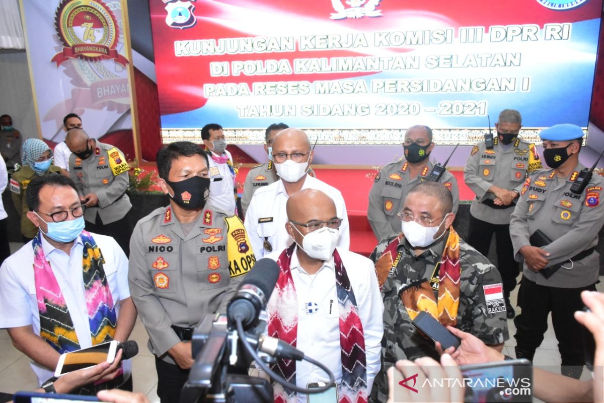 Komisi III DPR RI apresiasi Polda Kalsel redam aksi mahasiswa berakhir damai