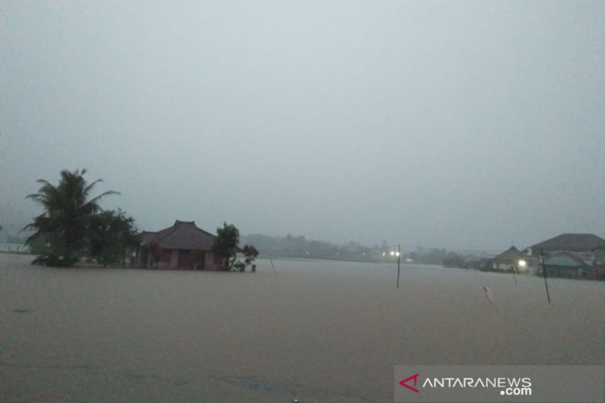 Daerah selatan Garut banjir akibat luapan dua sungai