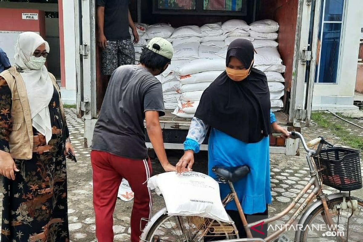 Pemko Banda Aceh mulai salurkan bantuan beras bagi warga kota
