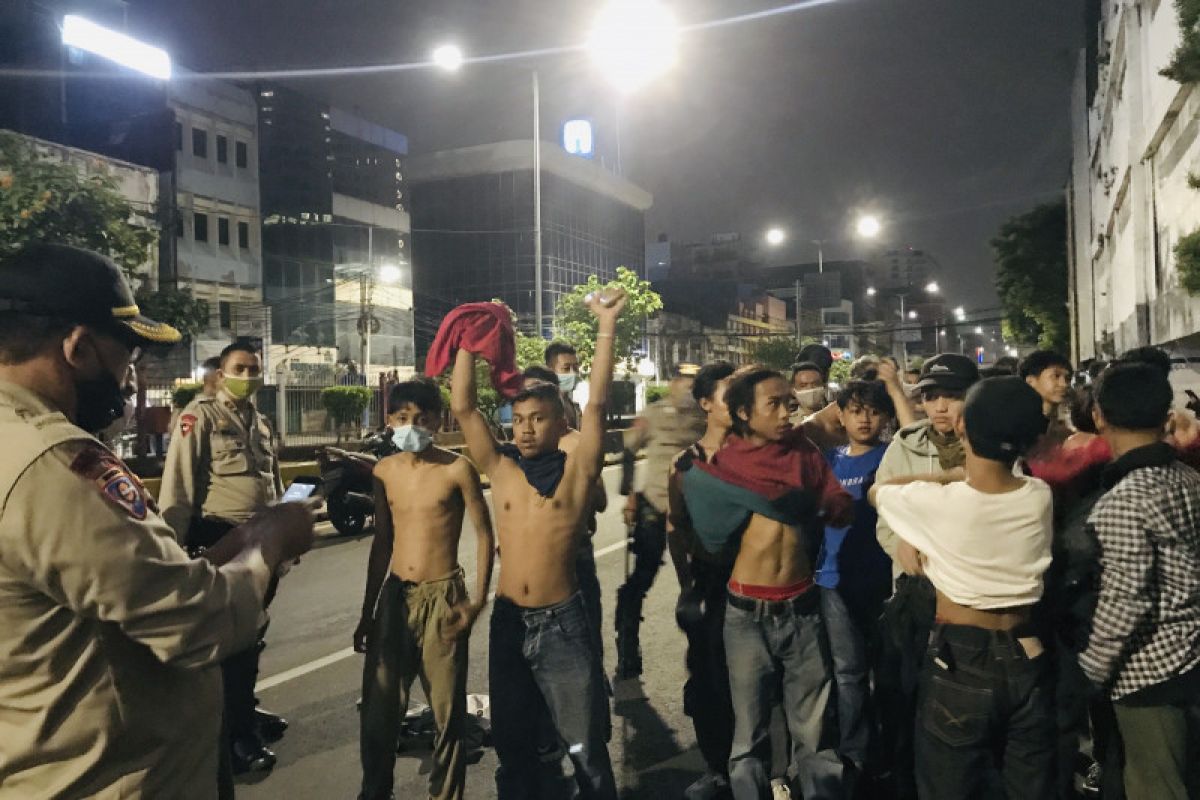 Puluhan pelajar SMP terjaring razia demontrasi di Tamansari