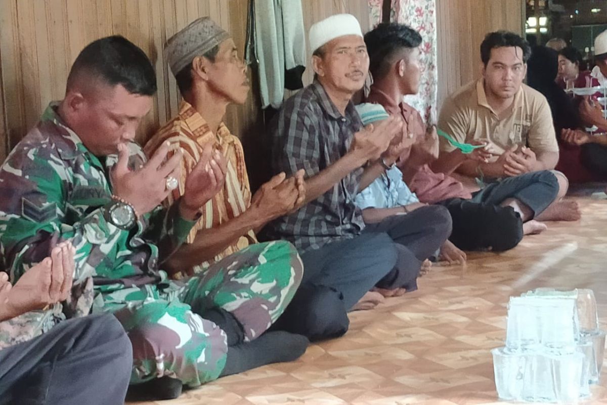 Satgas TMMD ikut doa syukuran bersama warga Desa Bapinang Hilir