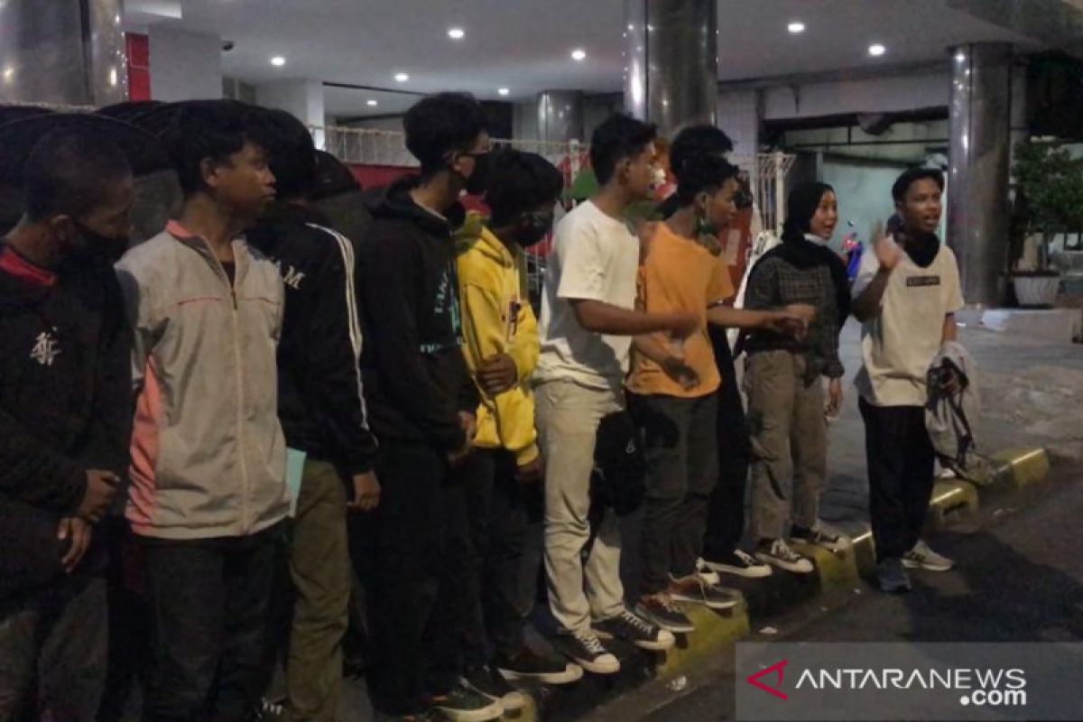 Polisi amankan sepuluh remaja diduga ikut unjuk rasa di Istana Merdeka Jakarta