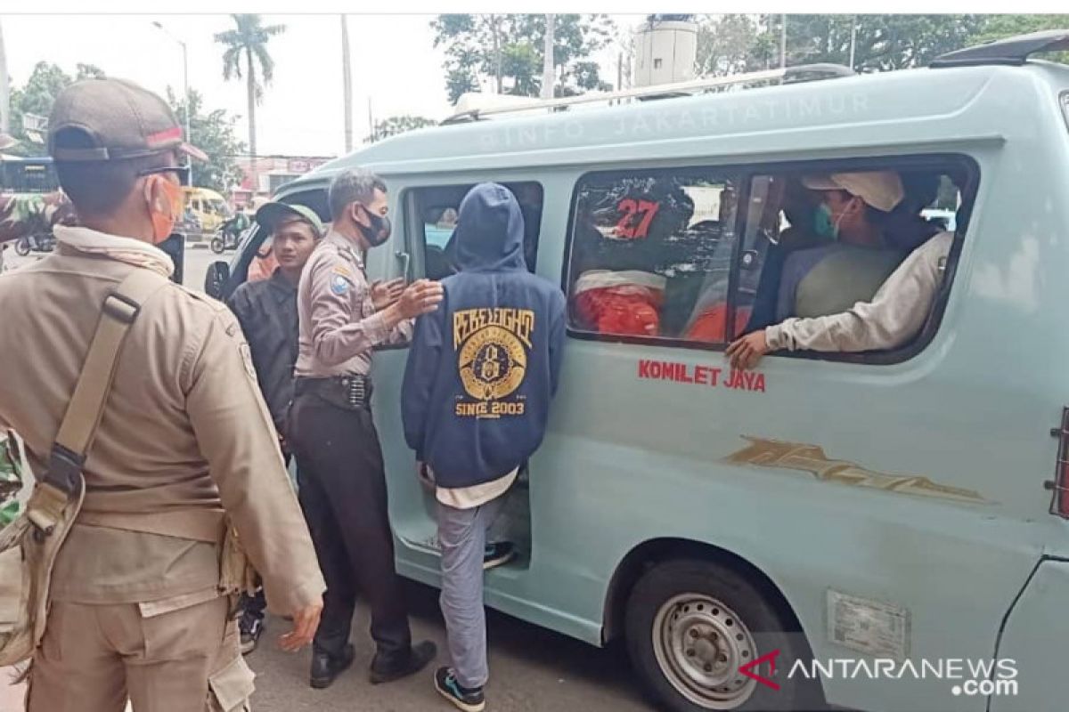 29 pelajar jalani tes cepat usai dihadang polisi di Jaktim