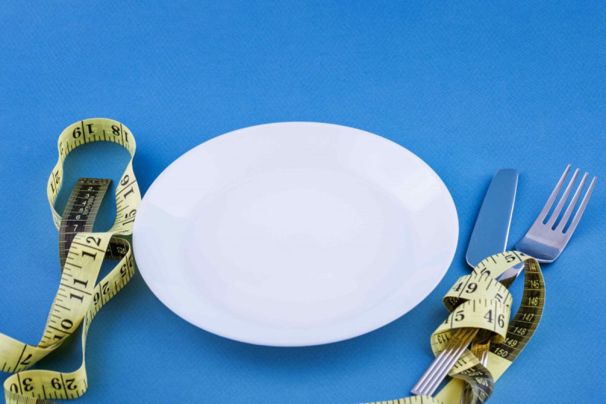 Berat badan turun dengan cara batasi waktu makan?