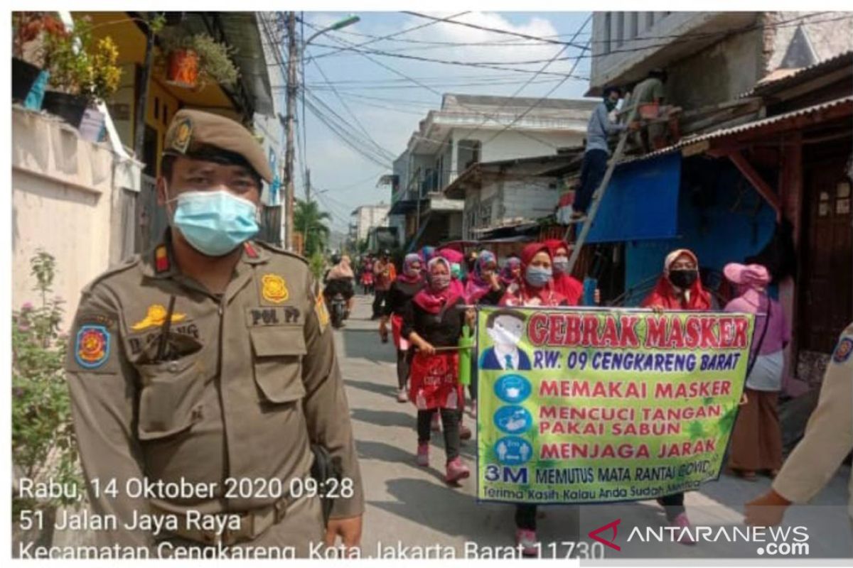 Cengkareng Barat gandeng Dasawisma dan Jumantik untuk "gerebek masker"