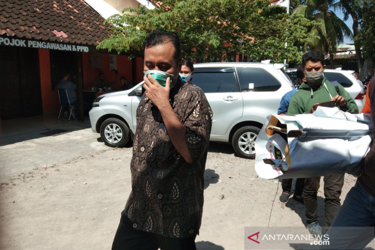 Bawaslu Bantul menertibkan 247 alat peraga kampanye