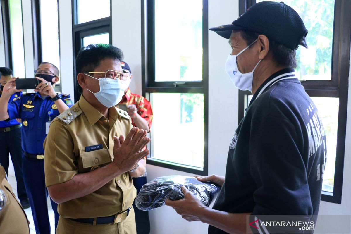 Cegah COVID-19, Pemkot Tangerang bagikan 41.000 masker di Kecamatan Pinang
