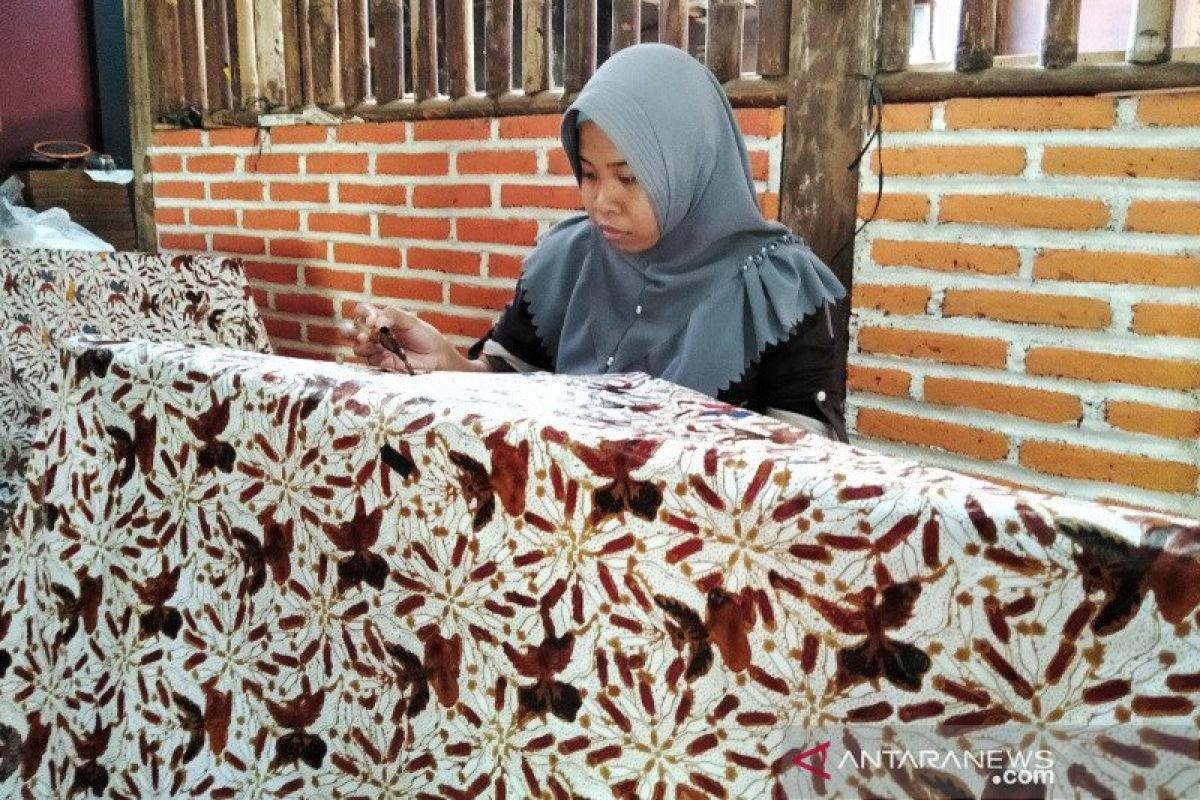 Batik Indonesia warnai "Who's Next 2025" perkuat diplomasi budaya