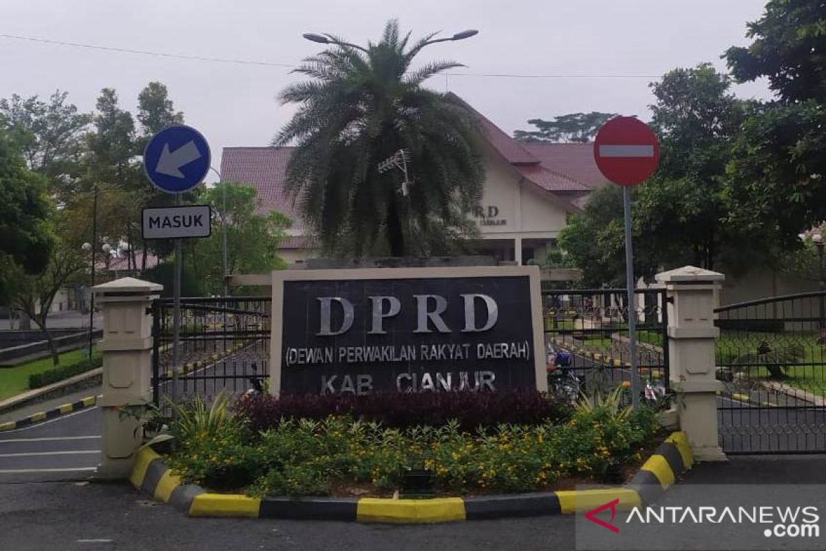 Seorang sopir di DPRD Cianjur terkonfirmasi positif COVID-19