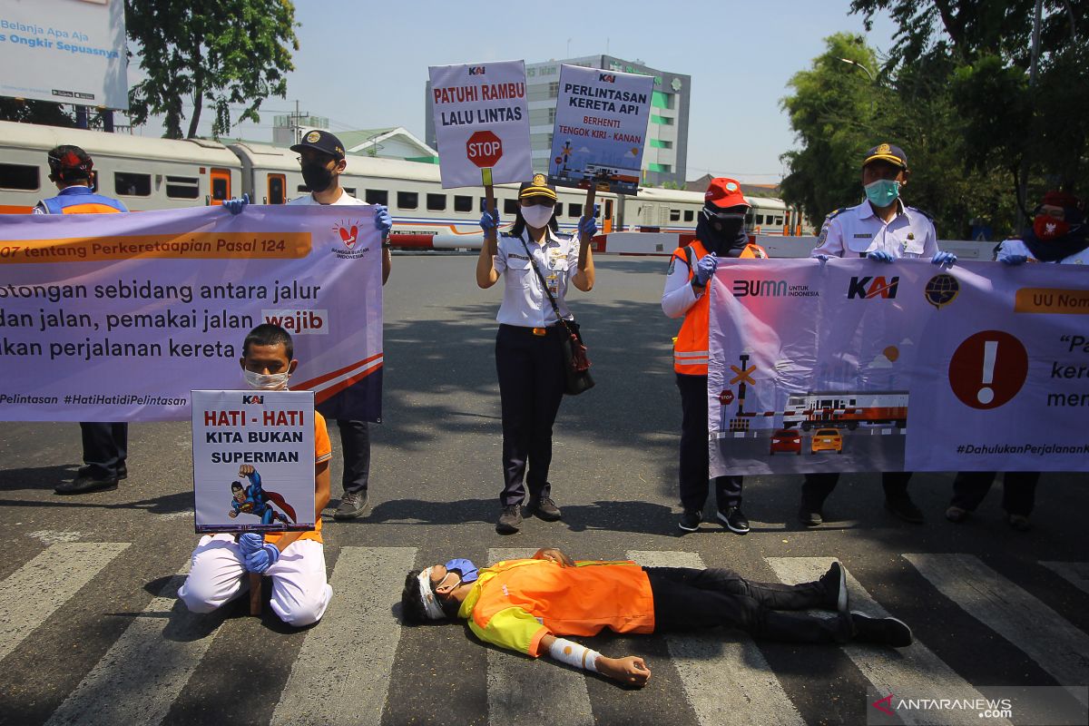 Daop Surabaya: Tren kecelakaan di perlintasan kereta sebidang meningkat