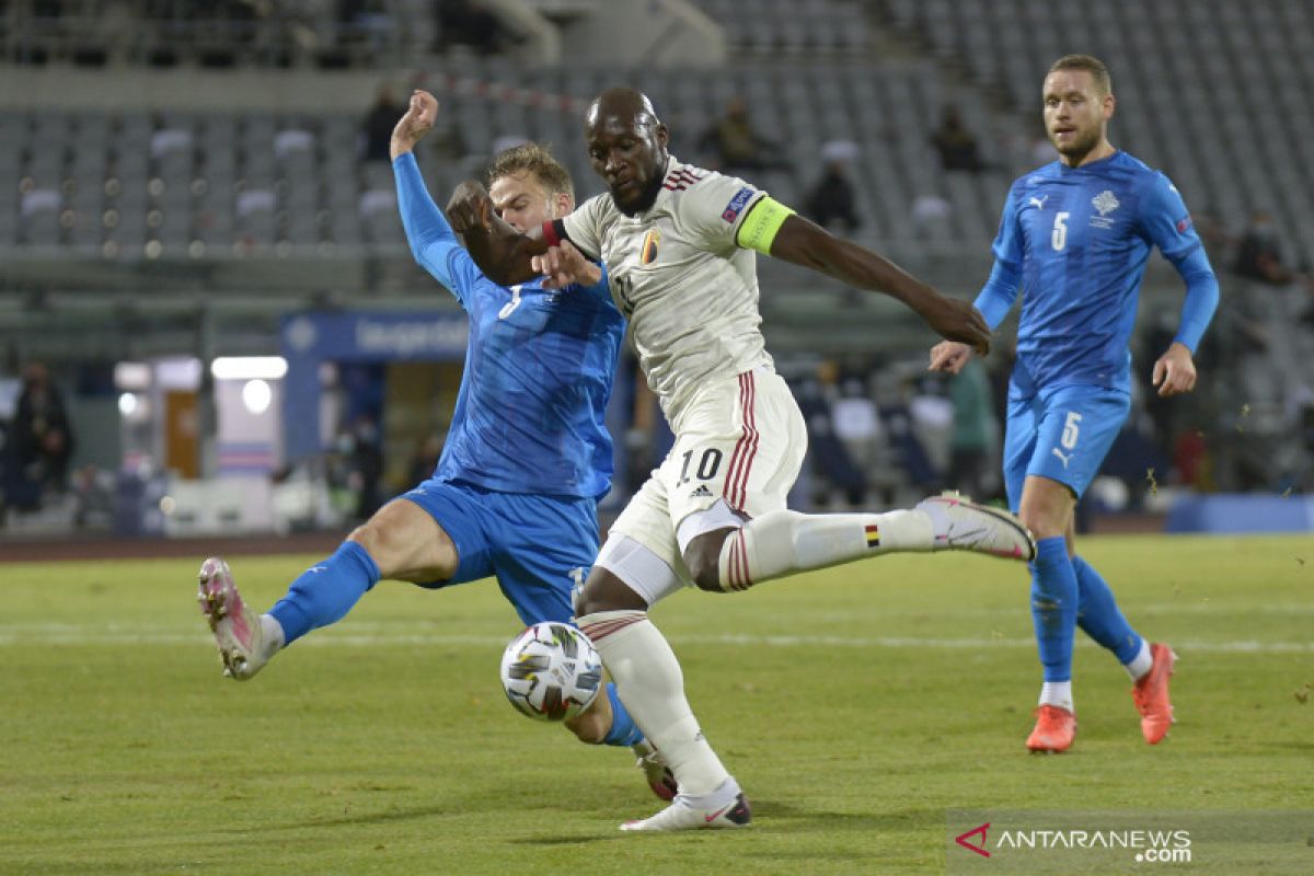 Romelu Lukaku mengemas dwigol untuk mengamankan kemenangan 2-1 atas Islandia