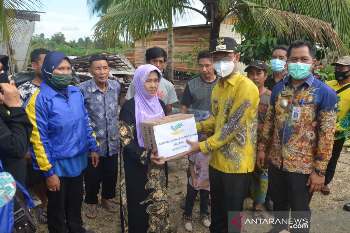 Pemkab Batola bantu warga korban puting beliung