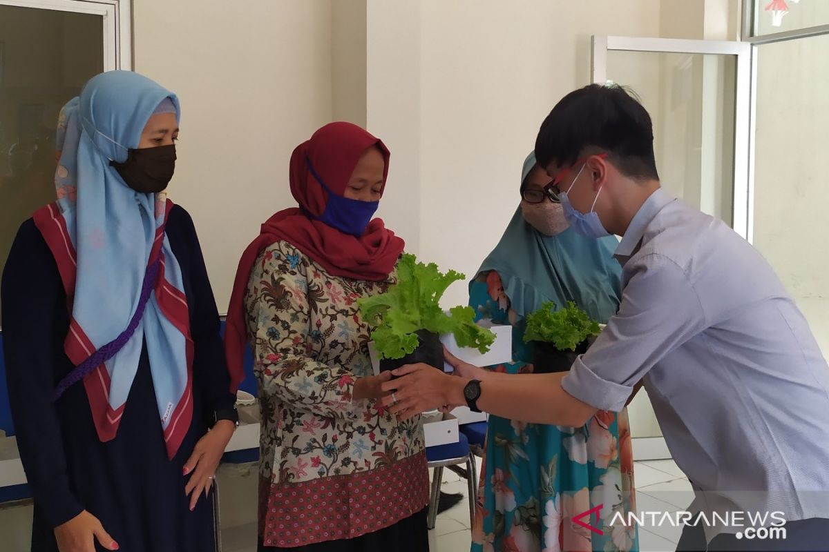 Peringati Hari Pangan Sedunia, Ubaya bagikan 