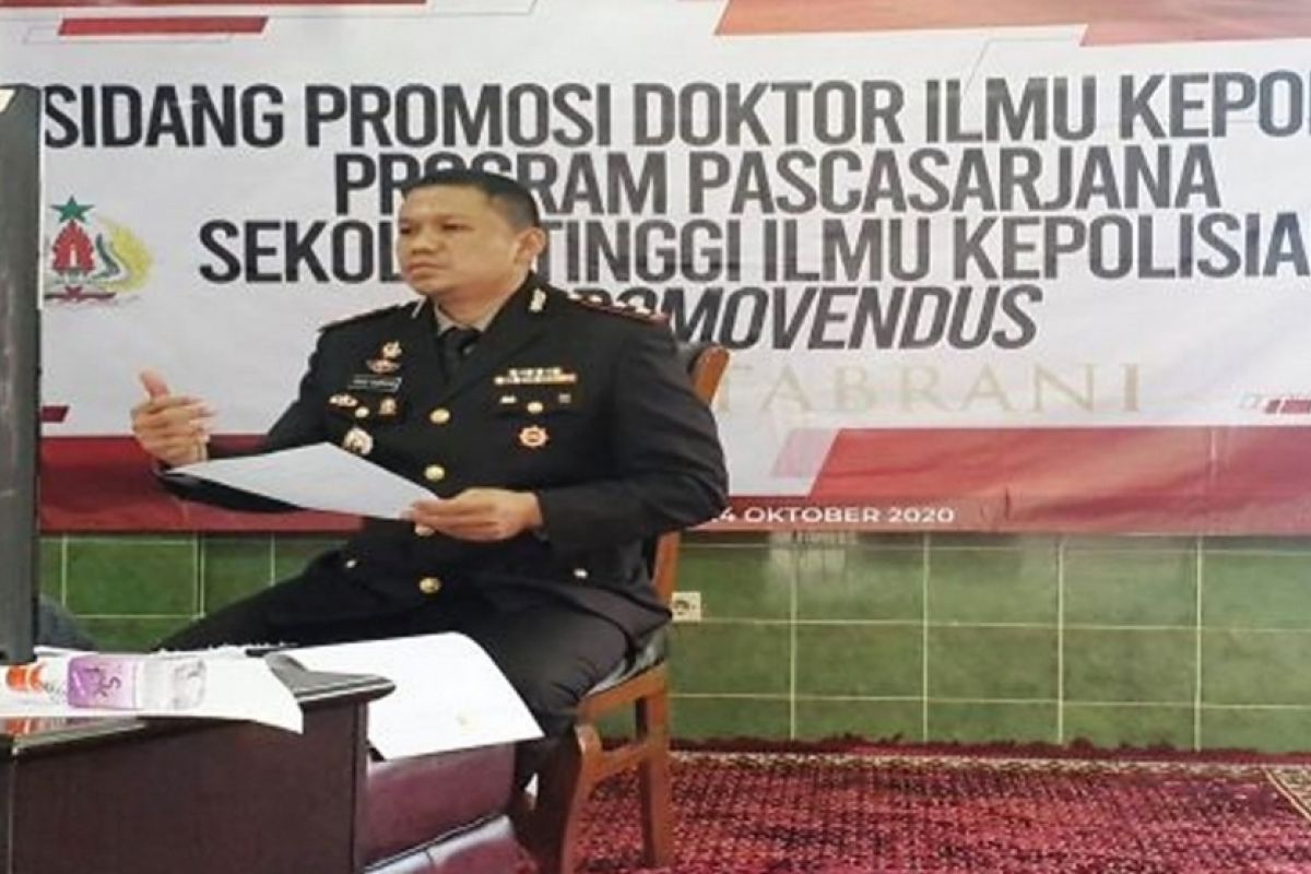 Polisi penembak teroris Sarinah raih gelar doktor