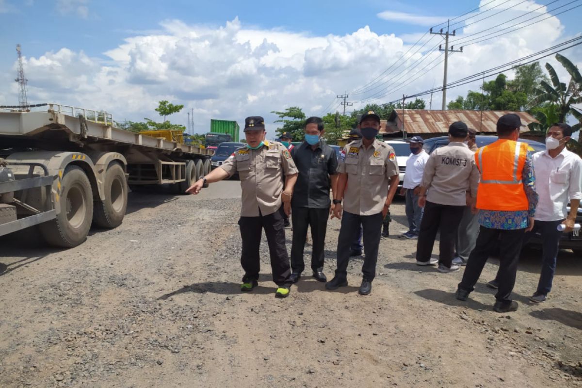 Komisi iii DPRD Kalsel minta perbaikan jalan subardjo