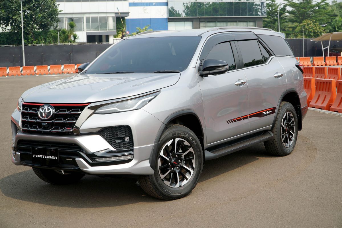 Cek, ini spesifikasi Toyota New Fortuner