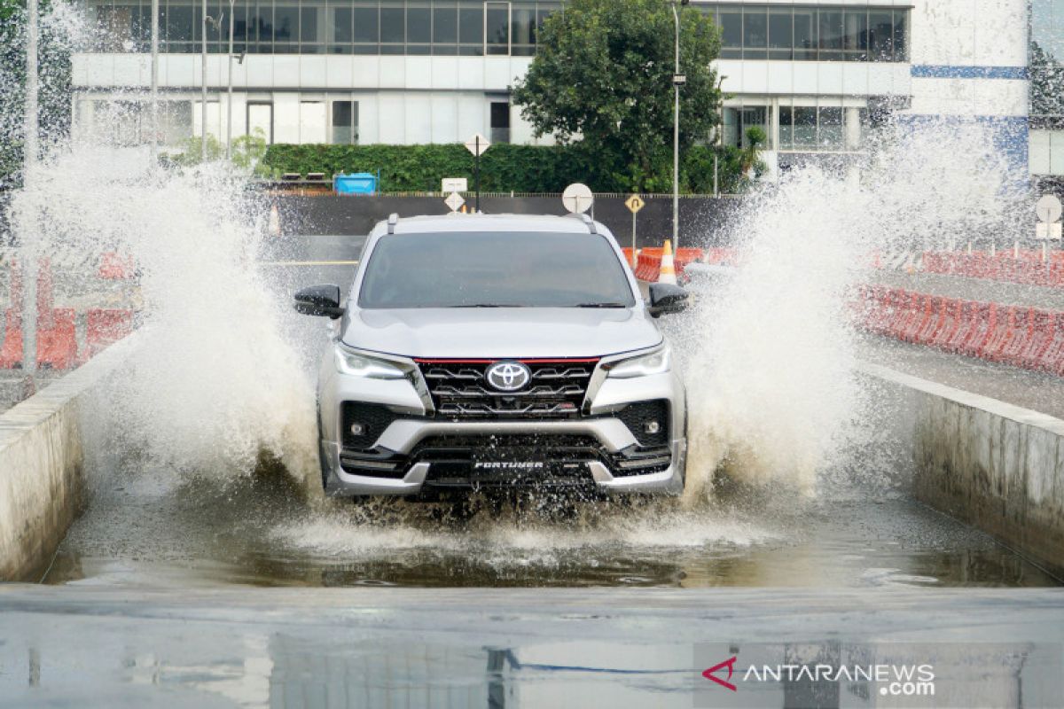 Toyota luncurkan New Fortuner dan Kijang Innova 2020
