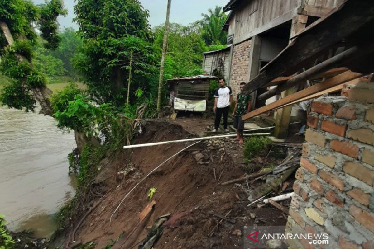 Waspadai longsor, tiga kecamatan di Sumsel pergerakan tanahnya masuk kategori level tinggi